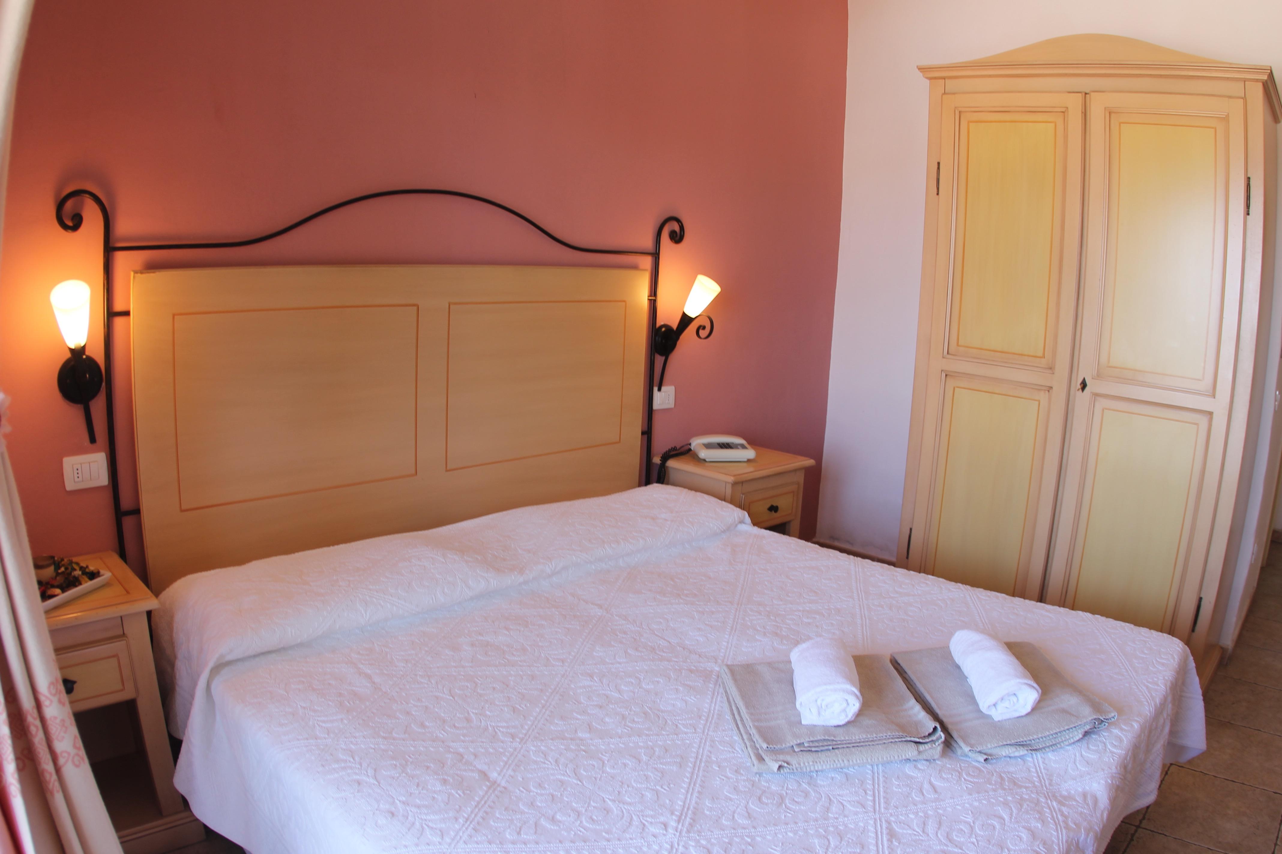 Hotel Li Graniti บายาซาร์ดิเนีย ภายนอก รูปภาพ