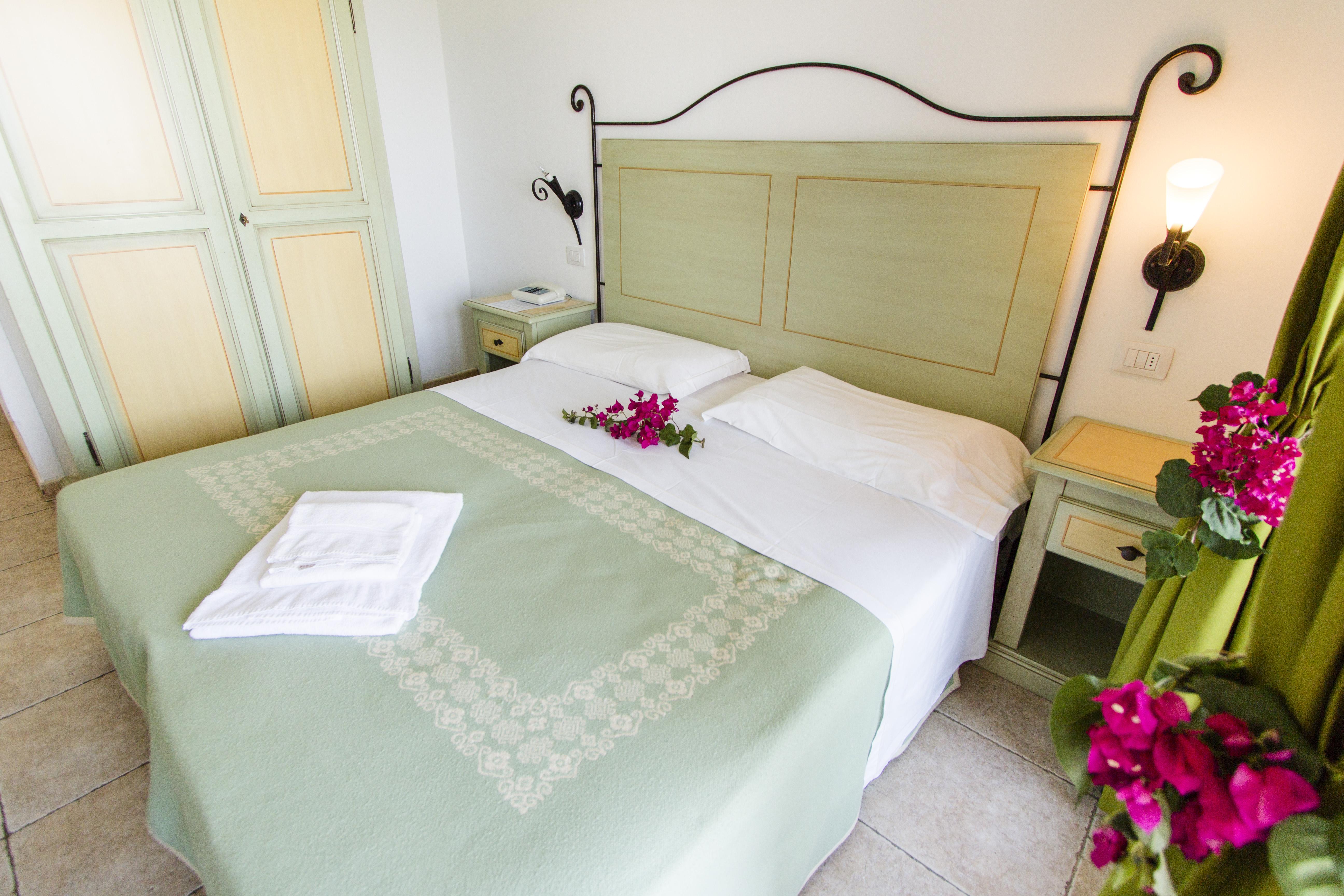 Hotel Li Graniti บายาซาร์ดิเนีย ภายนอก รูปภาพ