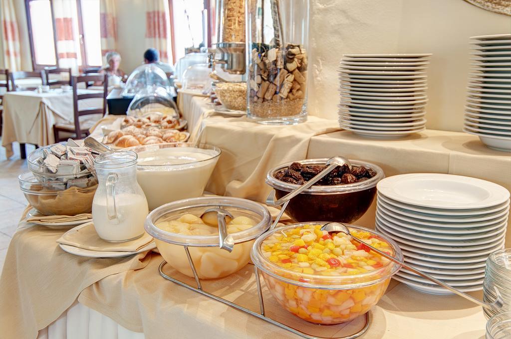 Hotel Li Graniti บายาซาร์ดิเนีย ภายนอก รูปภาพ